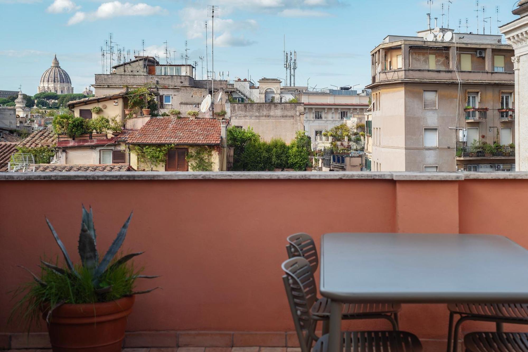 Apartment With Terrace In Via Del Pellegrino - Fromhometorome Extérieur photo