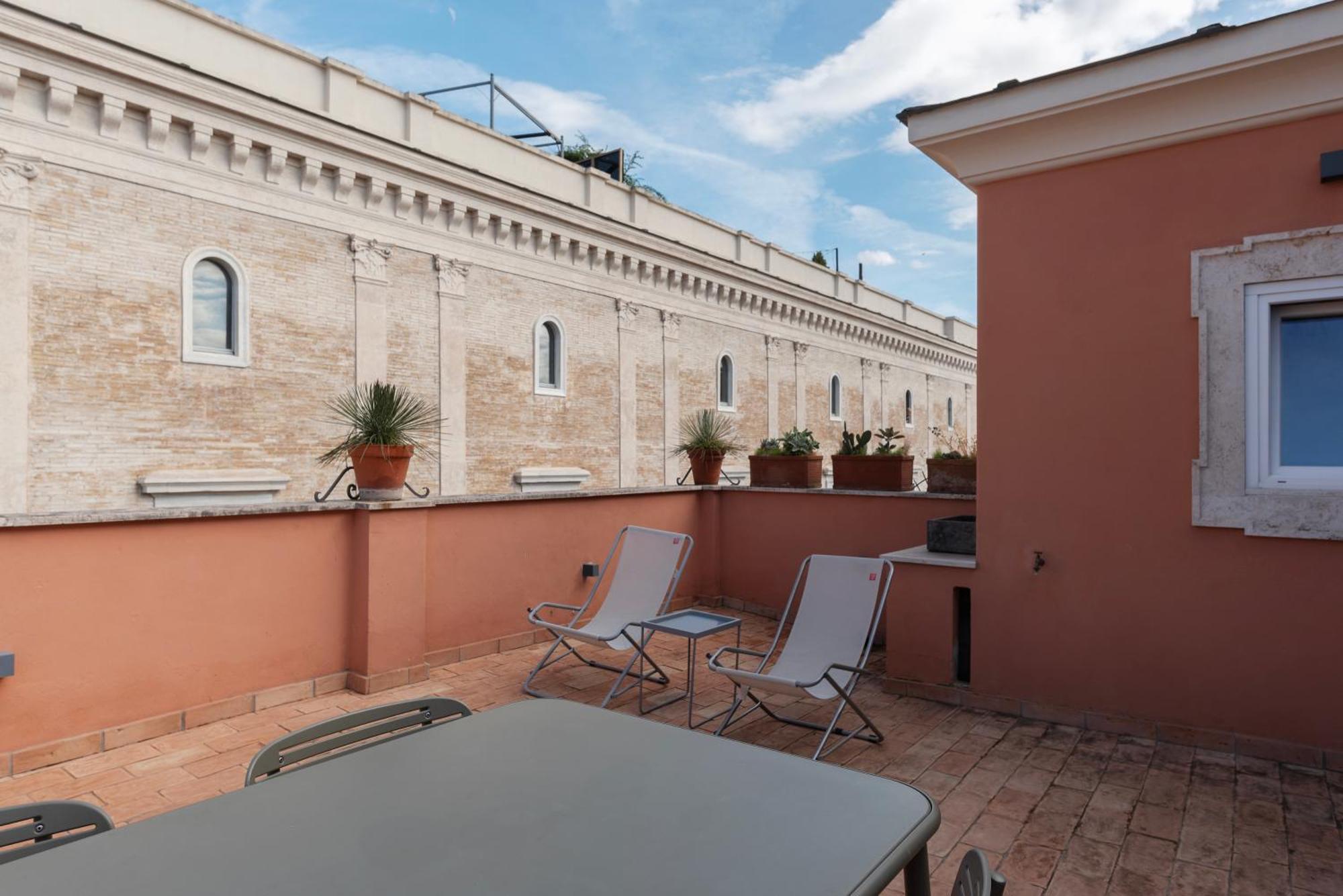 Apartment With Terrace In Via Del Pellegrino - Fromhometorome Extérieur photo